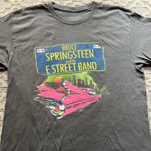 🎸 '23 Bruce Springsteen & The E Street Band Pink Cadillac License Plate 1984 Tee
